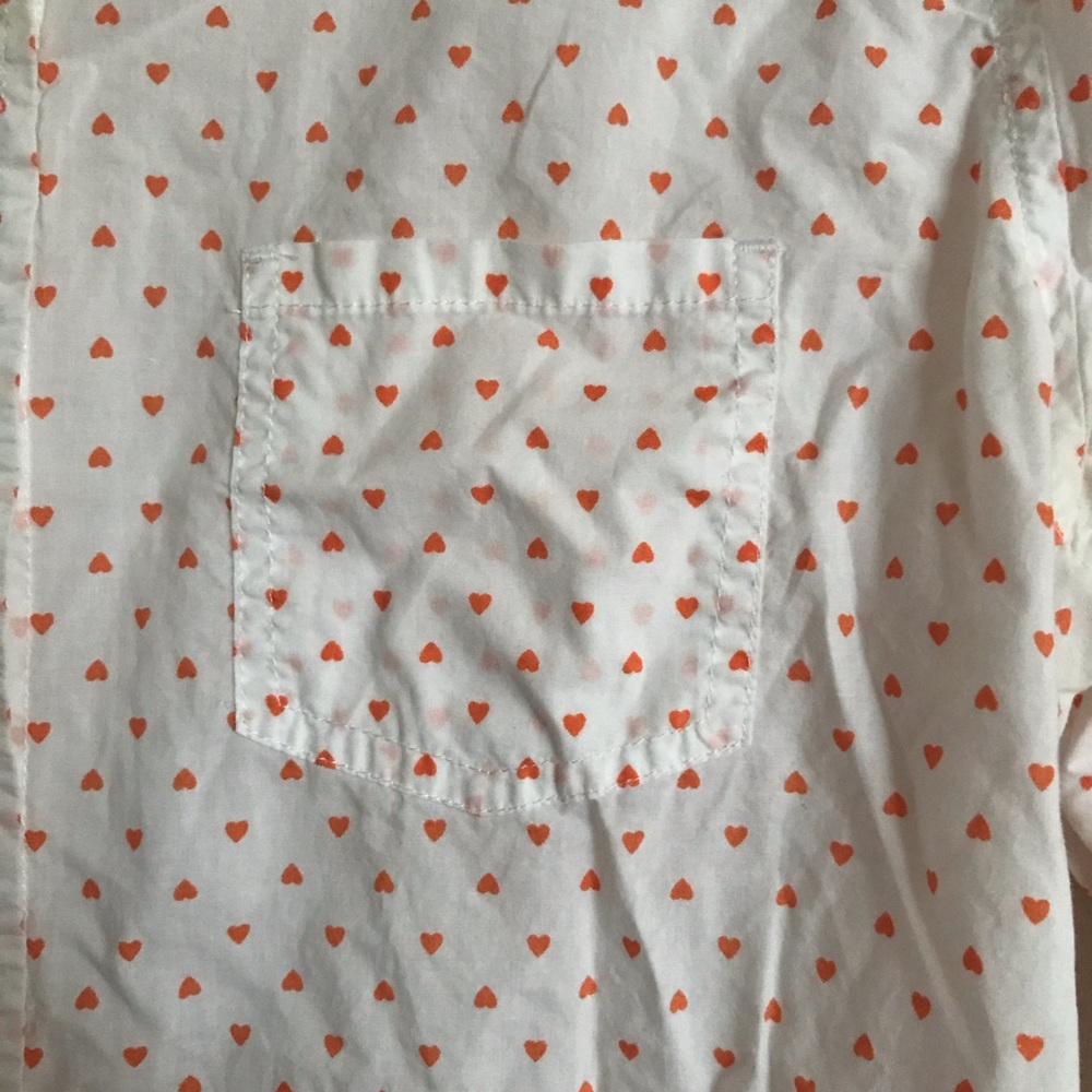 GAP Heart Patterned Button Up Top - Picture 4 of 5